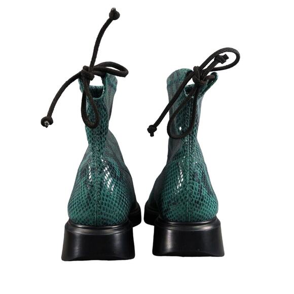 Stuart Weitzman Shoes Womens 5 Boots Fashion Snake Print Casual Pull On Benita - Picture 5 of 16